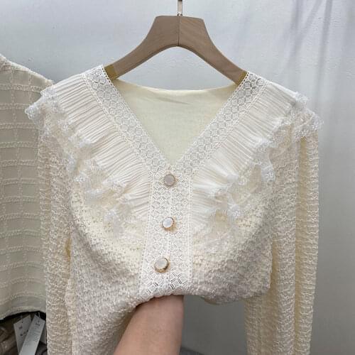 Lace V-neck shirt womens long-sleeved 2021 spring new Korean version of the ruffled chiffon blouse, design sense niche