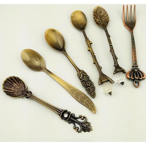 Vintage Royal Style Kitchen Dining Bar Bronze Carved Small Coffee Cutlery Dessert For Snacks 6Pcs/Set Home Accessories Tableware