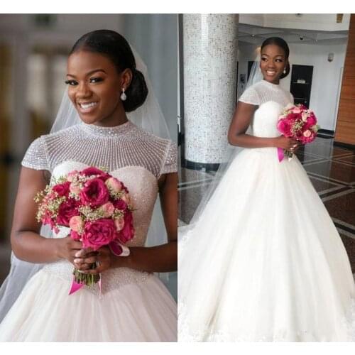 Elegant High Neck Pearls Beaded A-ilne Wedding Dresses Vintage Ctystals Short Sleeves African Bridal Gown Plus Size