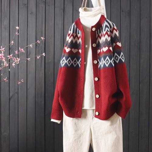 The new 2021 easing national wind jacquard splicing long-sleeved sweater cardigan sweater dress up literature and art