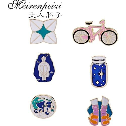 World Travel Brooches Bicycle Wishing Bottle Shoes Origami Girl Enamel Pin Round Geography Pin Planet Earth Pin Badge Gifts
