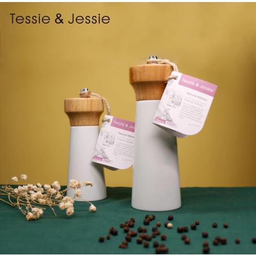 Tessie и Джесси Pepper Mills