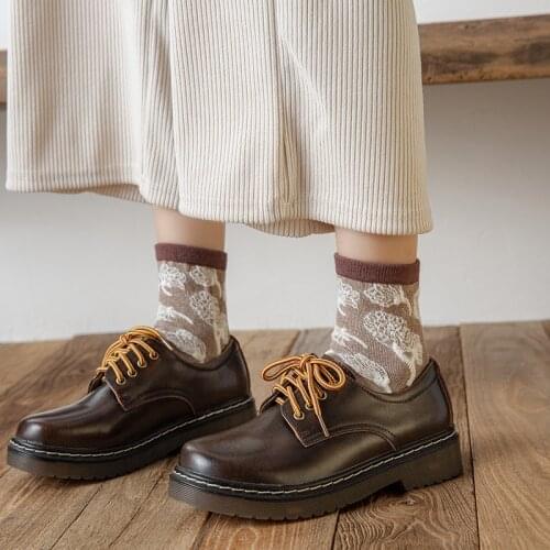Fashion Autumn Winter Women Short Socks Flower Embroidery Harajuku Retro Woman Socks Japanese Kawaii Cute Socks Christmas Gifts
