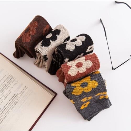 Streetwear Vintage Flower Jacquard Cute Socks Women Japanese Korean Harajuku Style Kawaii Warm Autumn Winter Socks For Ladies