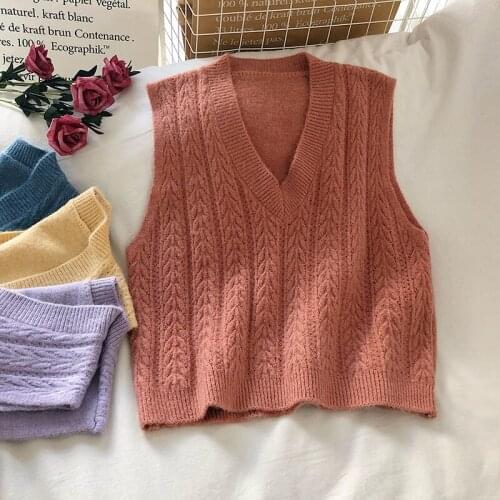 OUMEA Women Autumn Winter Sleeveless Warm Knitted Sweater Vest Going Out Vintage Casual Knitted Loose Vest Oversized Pullover
