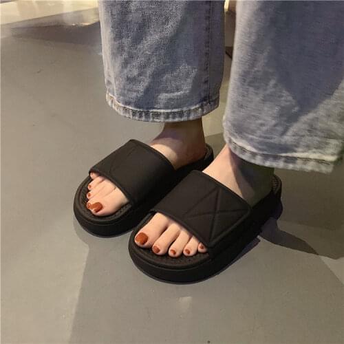 Comfortable unique slippers for women in summer ins Korean students wear thick-soled household slippers indoors and outdoors