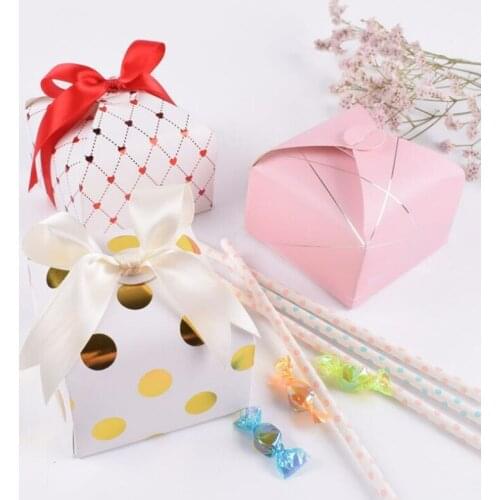 20pcs 9x9x5.5cm Original personalized wedding bronzing gift box sugar box cigarette box spot pink dessert with hand gift box