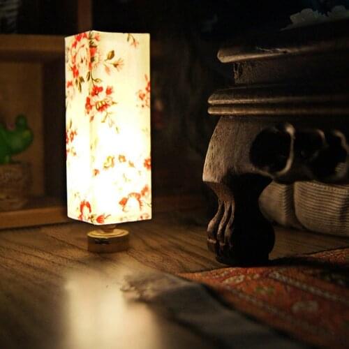 1/12 Scale Chinese Hibiscus Pattern Miniature Dollhouse Lamp Deck Light LED Lighting for Doll Furniture Accessories Toy