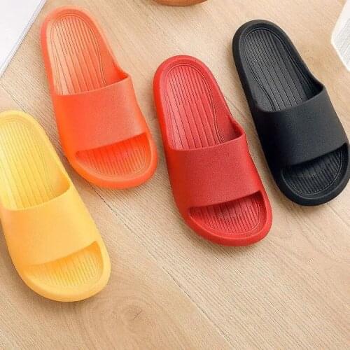 2021 Indoor Slippers Home Unisex Sandals Bathroom Platform Shoes Summer Breathable Non-slip Slippers PVC Fashion Sandals