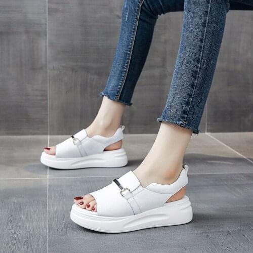 New Womens Sandals Summer 2021 Flat White Sandals Women Slippers Buckles Student Beach Shoes Retro Roman Shoes