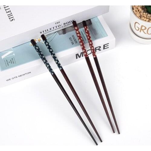 1 Pair Creative Japanese Style Natural Wooden Chopsticks For Creative Pattern Chopsticks Kitchen Tool Restaurant Decorations