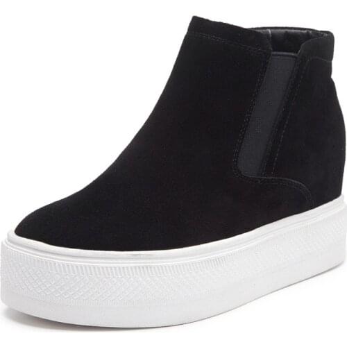 UVWP Leather Pumps