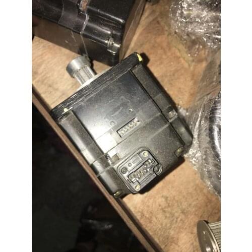 SGMAS-04A2A-FJ11 servo motor , used in good condition . 80% appearance new , good working , free shipping