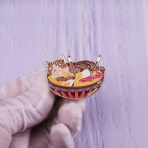Cat Ramen Pin Anime Noodles Egg Beef Chopsticks Brooch Novelty Cute Food Badge Funny coat backpack decor