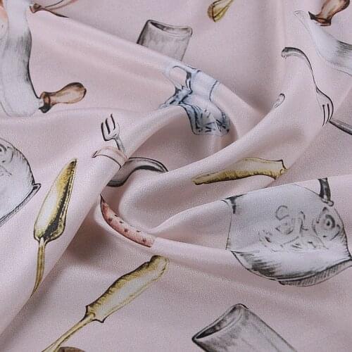 Vintage Silk Silk Crepe De Chine Flower Snake Printing Garment Fabric High-end Thin Dress Shirt Silk Fabric