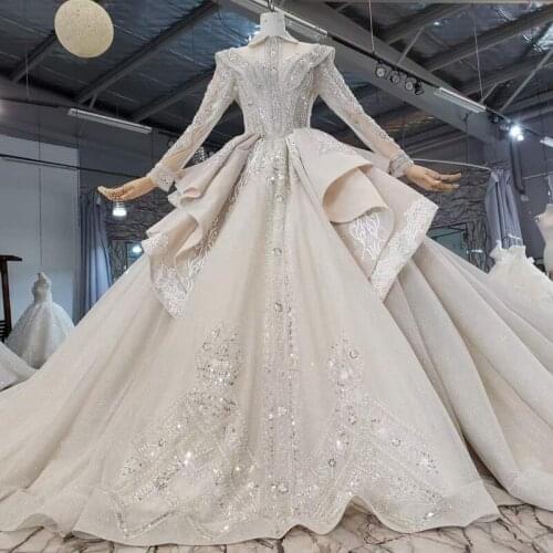 2021 Shinny Ball Gown Wedding Dresse Champagne High Neck Luxury Crystals Beaded Saudi Arabian Dubai Bridal Gown