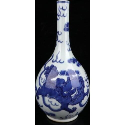 China Blue and white ceramic vase crafts statue