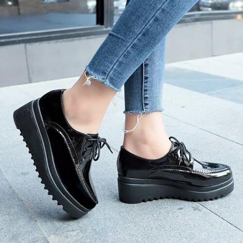 Women Oxford Shoes Lace Up Platform Shoes Black Patent Leather Casual Shoes Thick Sole Fretwork Brogue Shoes Ladies Wedges 9071N