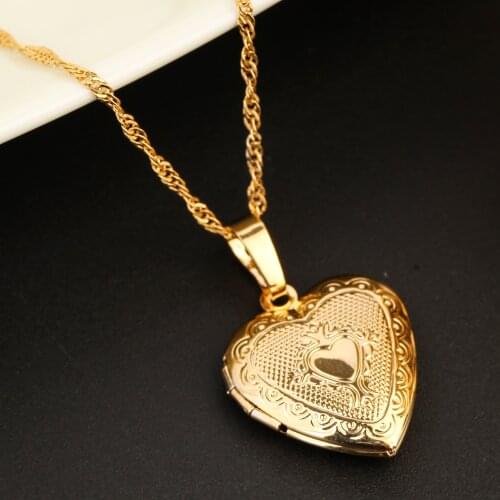Gold Color Women Heatrt Pendant Necklace Fashion Cute Heart Locket Jewelry