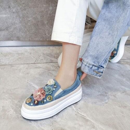 Flower Sequins Platform Loafers Womens Shoes 2021 Autumn Cow Leather Casual Flats Shoes Embroider Flowers Leisure Sneakers