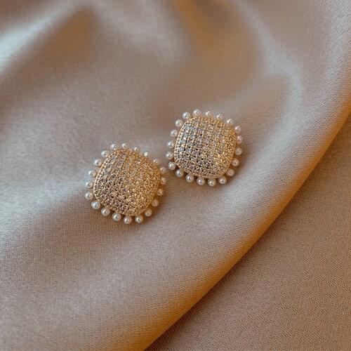 2021 New Fashion Shiny Crystal Fresh Drops Earrings Contracted Temperament Geometric Square Sweet Pearl Women Earrings Senior