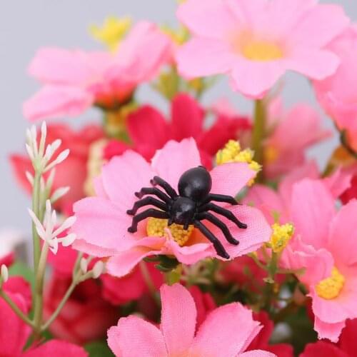50Pcs Small Black Plastic Fake Spider Toys Funny Joke Prank Props Halloween Decor Indoor Outdoor Q6PD