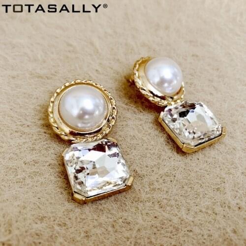 TOTASALLY Designer Womens Luxury Earrings Gorgeous Simulated Pearl Earring Square Stone Statement Earring for Party Dropship