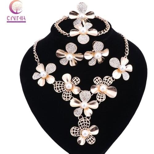 New Good Quality Gold Color Chian Inlaid With Crystal Flower Choker Simulated Pearl Necklace Earring Bracelet Ring Jewelry Set