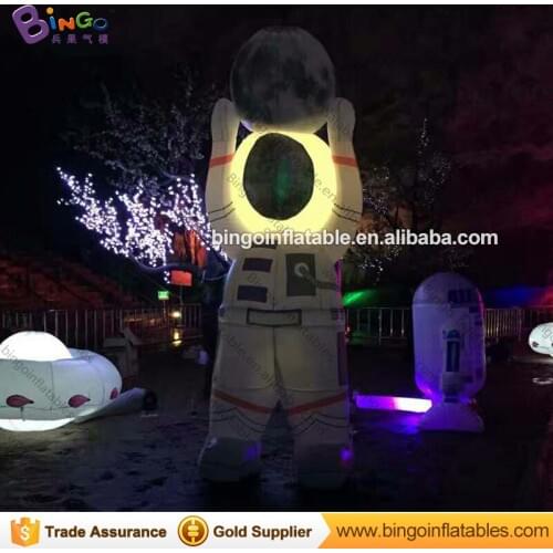 Customized LED lighting inflatable big astronaut hot sale blow up spaceman pilot for decoration inflatable toys