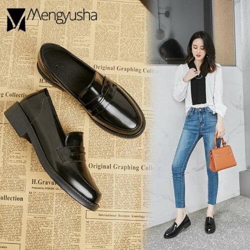 Autumn Ladies Shoes Single Flats Japanned Leather Oxford Shoes Casual Slip On Derby Shoes Women Moccasins Square Heels Loafers