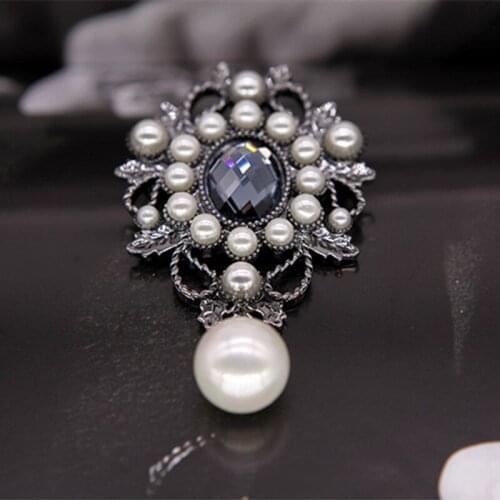 Drop peal rhinestones bead brooch patches applique vintage crystal fabric pin on patch fashion clothing bags decoration patch