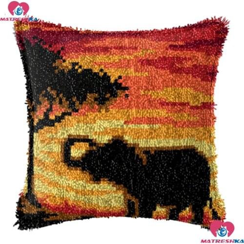DIY Latch Hook Kits Landscape Pillowcase Embroidery Printed canvas Pillowcase Crochet Hook kits Unfinished Handmade home decor