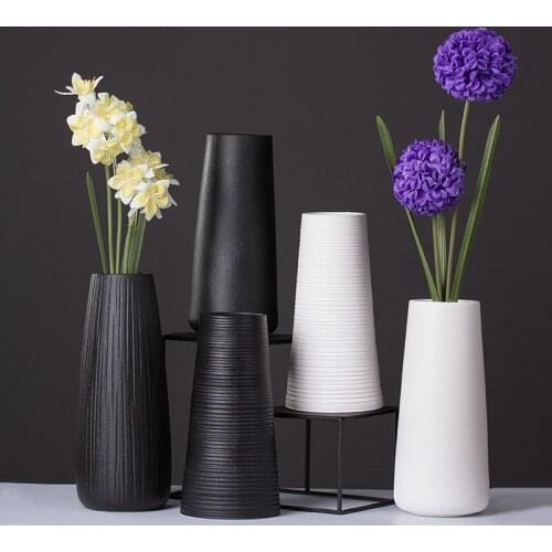 Nordic minimalist modern ceramic vase home white flower vase retro flower dryer Chinese creative crafts ornaments