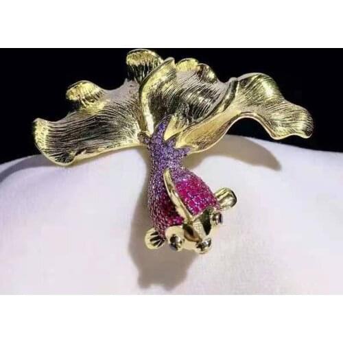 1pcs 54x47mm Womens High Quality golden plated Womens Goldfish Brooch