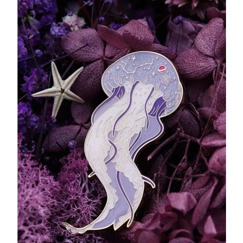 HOSENG Ocean Animals Purple Jellyfish Alloy Badge Fashion Lapel Dress Enamel Jewelry Pin Luxury Party Birthday Gift HS_528