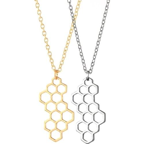 Cute Girls Tiny Gold Color Honeycomb Pendant Necklace For Women Fashion Sideways Beehive Choker Female Party Jewelry Gifts