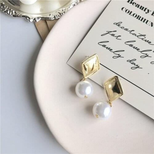 Fashion popular pearl earring geometry character temperament elegant squares eardrop restoring ancient ways