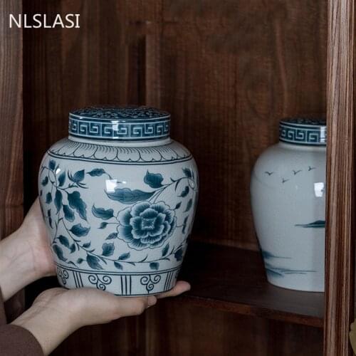 Vintage Blue and White Porcelain Tea Caddy Large Capacity Ceramics Storage Tank Travel Sealed Tea Jar Spice Biscuit Canister