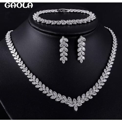 Ladies Fashion Jewelry Set with 1 Pair of Lovely CZ dangle Earrings and 1 Elegant Divergent Chain Pendant Necklace GLN0404