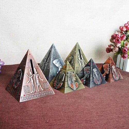 Alloy Egypt Pyramid Piggy Bank Souvenir Building Replica Home Decor Carfts Ornaments Creative Vintage Timepiece Money Boxes