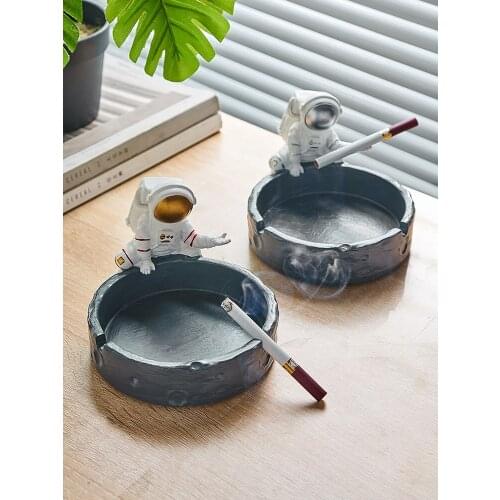 Nordic Home Living Room Coffee Table Astronaut Ashtray Creative Cute Office Desk Surface Panel Decoration Fashionable Elegant