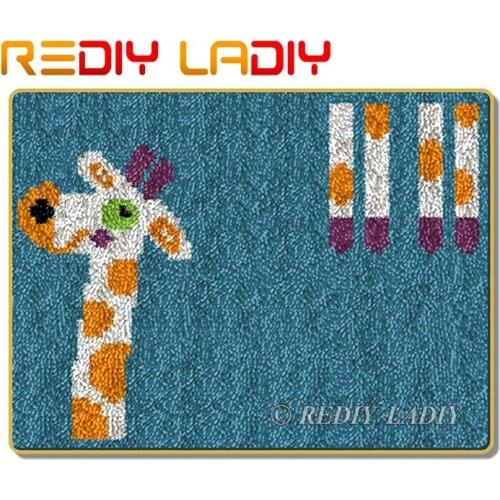 Latch Hook Rug Kit Crocheting Carpet Rug Giraffe Cartoon Acrylic Yarn Pre-Printed Canvas Cushion Mat DIY Crochet Tapestry Crafts