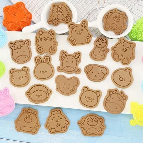 Animal Biscuit Mold Cartoon 12 Cute Little Animal Models Baking Biscuit Cutter 3D Pressing Household Kitchen Baking Gadgets