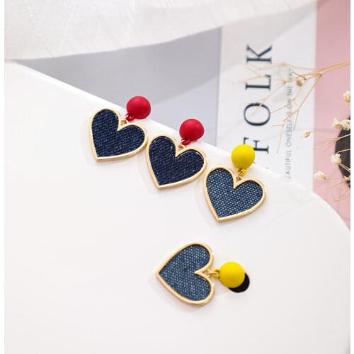 Retro Fashion Heart Stud Earrings Female Cute Girl Short Earrings Style Wild Starry Heart-shaped Earrings Female
