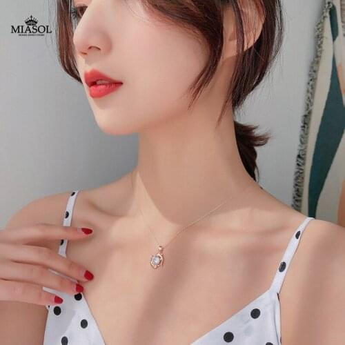 Women Dolphin Necklace Beautiful Girl Neck Ornaments Wear Pretty Lady Glamour Sexy Jewelry Ms Fish Tanuki Beast Cetacean Pendant