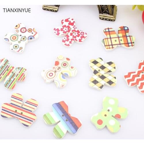 2 Holes Painting butterfly Pattern Cartoons Wood Sewing Buttons Scrapbooking DIY Handmade cloth Accessories