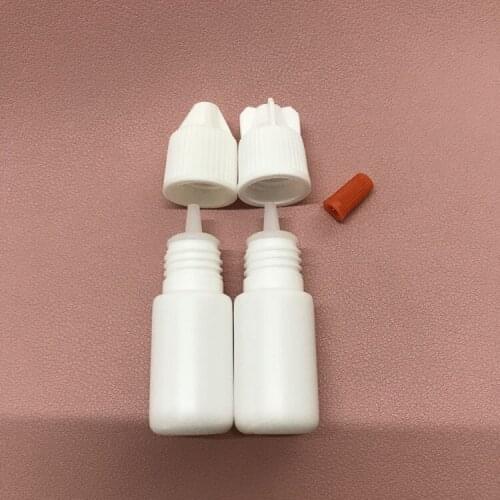 100 Pcs Empty Glue Bottles Eyelash Extensions Plastic Storage Container 5ml Empty Lash Extensions Glue Squeeze Bottle