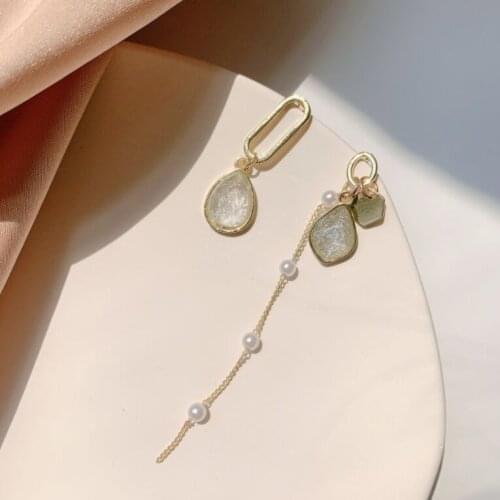 Asymmetric Pearl Long Drop Earrings Vintage delicate Ins popular fashion jewelry for women girls Pearls drop Earrings