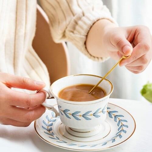 European Pottery Coffee Cup Set Porcelain Office Creative Coffee Tea Cup and Saucer Set Turkish Utensil Tazas Drinkware DF50BD