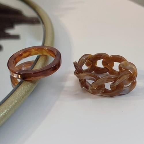 2Pcs Fashion Finger Rings Colorful All Match Resin Bendable Retro Ring for Dating Party Wedding Daily Wear Office Multicolor